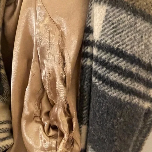 Vintage 1970’s Plaid Wool Coat - Picture 14 of 14